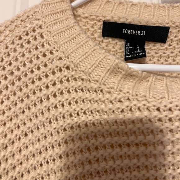 Forever 21 Sweaters - Forever 21 Beige Textured Knit Sweater 🍒